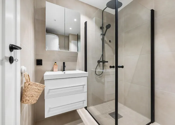 Newly Renovated In A Classic Building Leilighet *